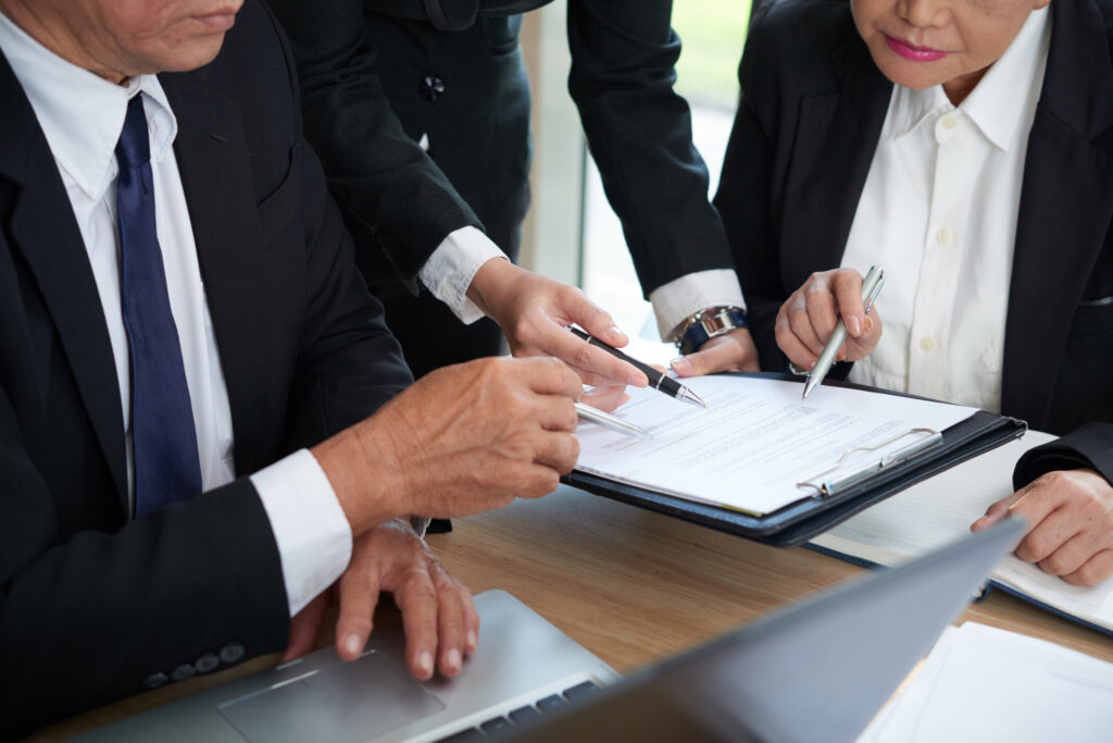 Essential Tips for Hiring The Right Arbitration Lawyers